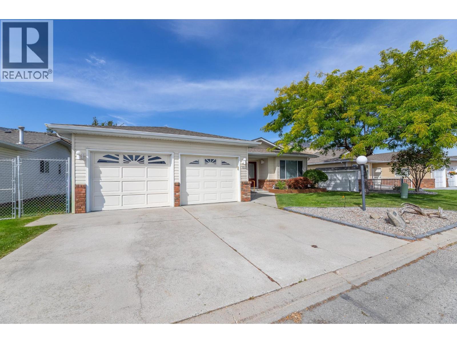 124 Heron Drive, Penticton, British Columbia  V2A 8K6 - Photo 1 - 10400232