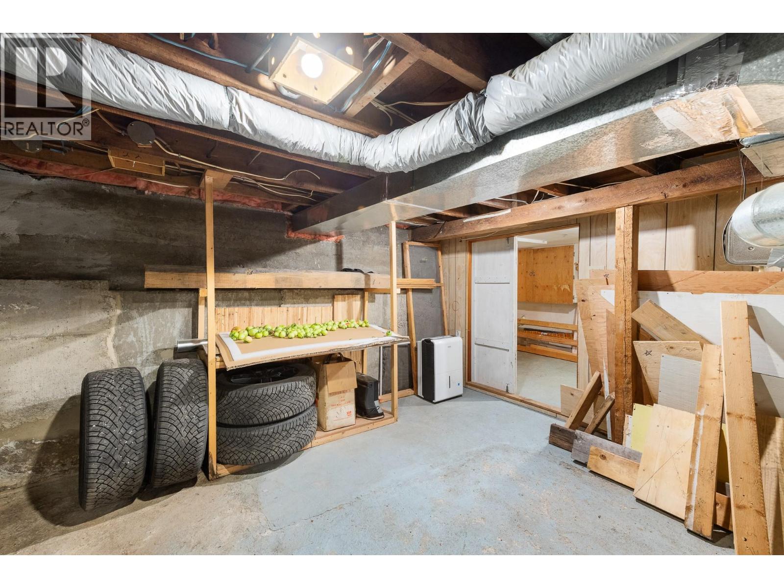 1052 6th Avenue, Fernie, British Columbia  V0B 1M0 - Photo 28 - 10399231