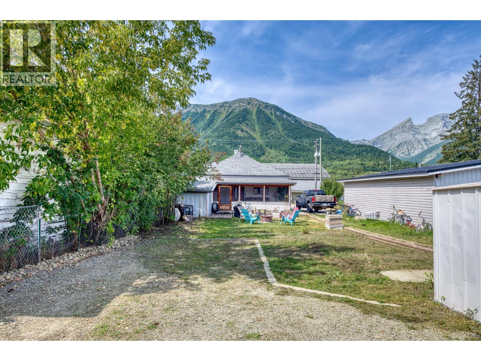 1052 6th Avenue, Fernie, British Columbia  V0B 1M0 - Photo 36 - 10399231