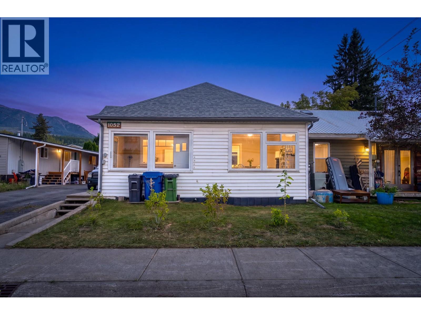 1052 6th Avenue, Fernie, British Columbia  V0B 1M0 - Photo 40 - 10399231