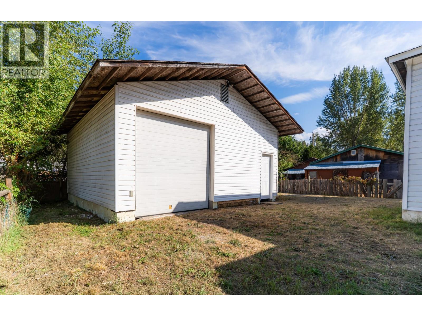 2323 Vale Avenue, Lumby, British Columbia  V0E 2G0 - Photo 23 - 10400096
