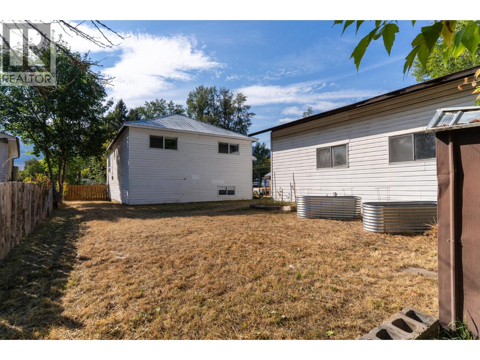 2323 Vale Avenue, Lumby, British Columbia  V0E 2G0 - Photo 24 - 10400096