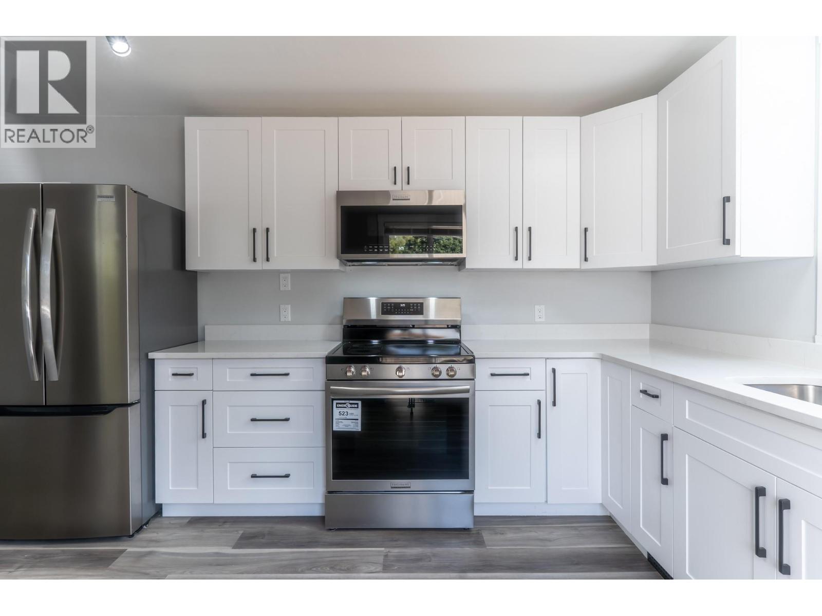 2323 Vale Avenue, Lumby, British Columbia  V0E 2G0 - Photo 30 - 10400096