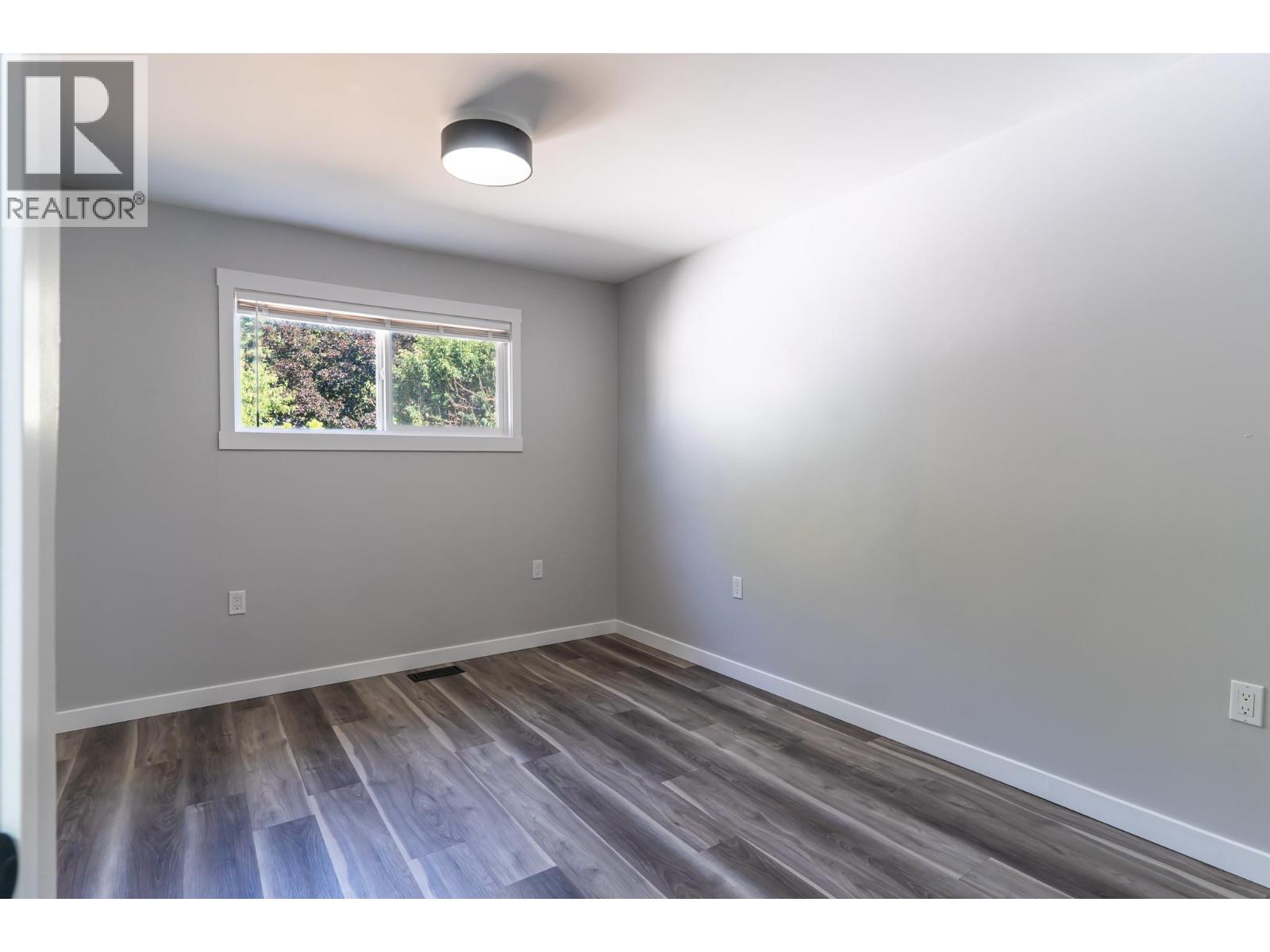 2323 Vale Avenue, Lumby, British Columbia  V0E 2G0 - Photo 33 - 10400096