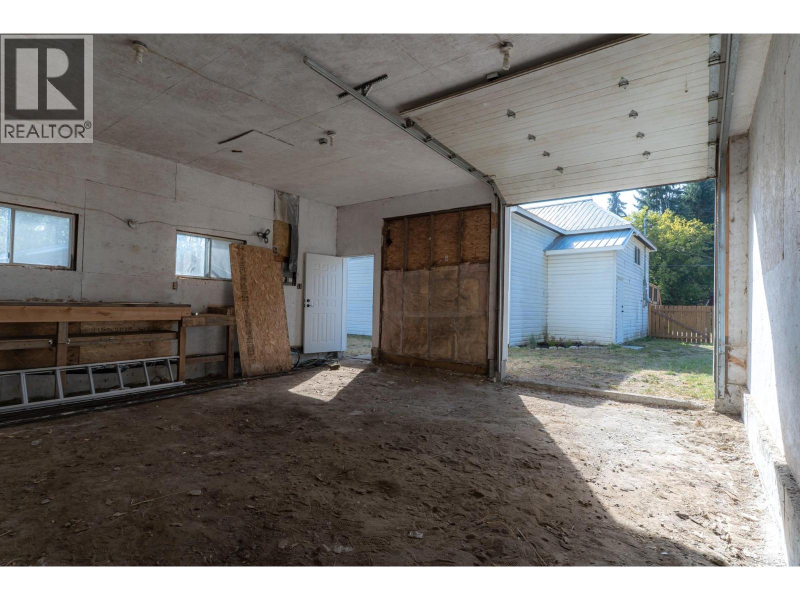 2323 Vale Avenue, Lumby, British Columbia  V0E 2G0 - Photo 42 - 10400096