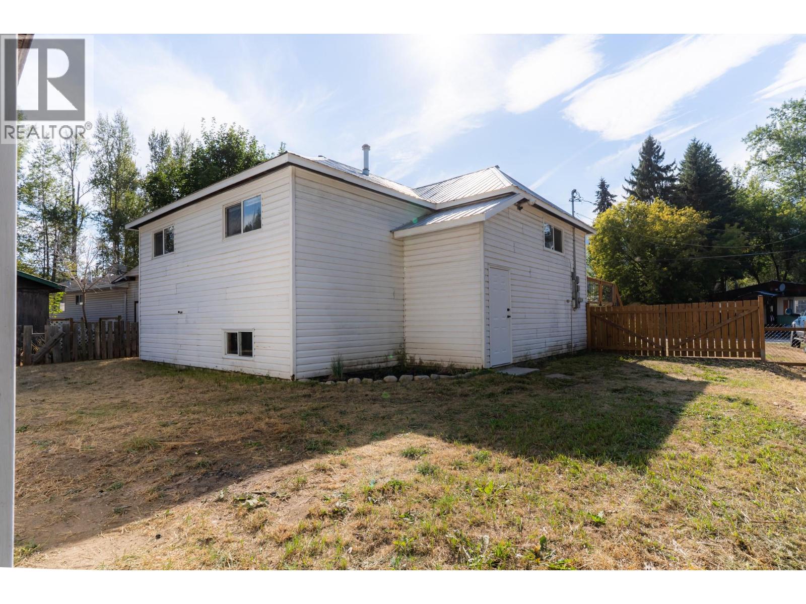 2323 Vale Avenue, Lumby, British Columbia  V0E 2G0 - Photo 45 - 10400096