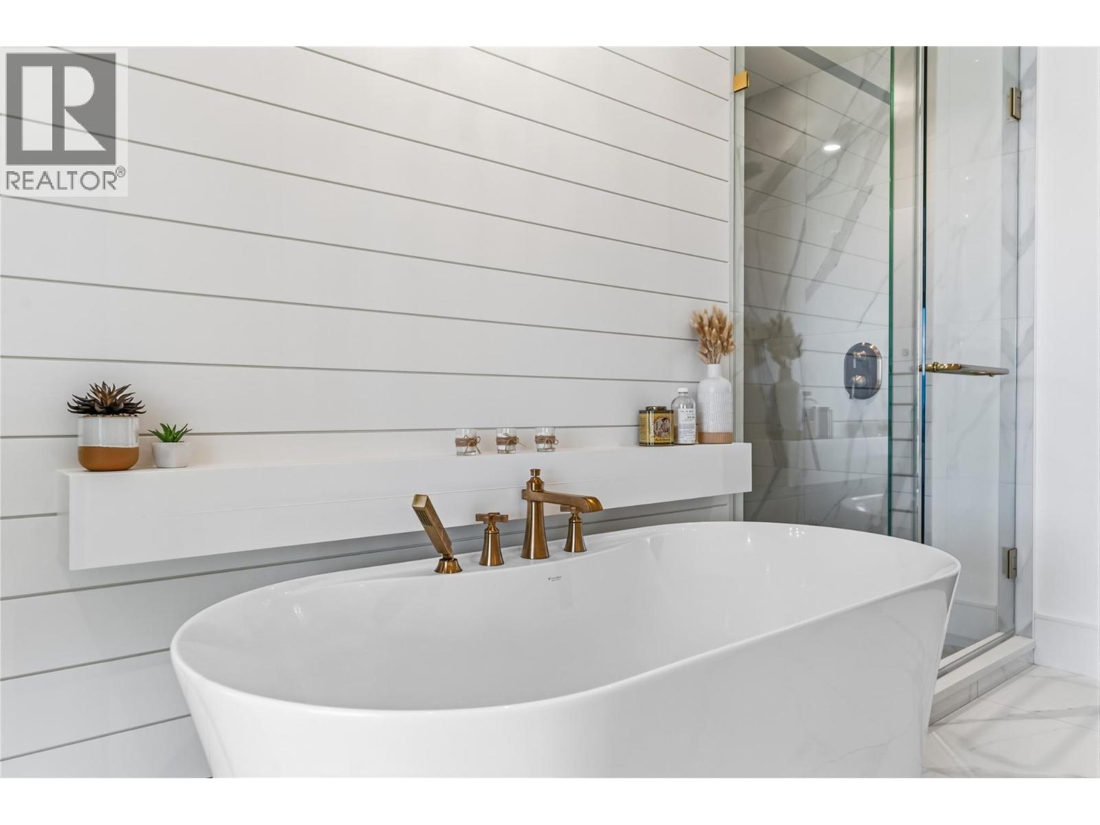 902 Lloyd Jones Drive, West Kelowna, British Columbia  V1Z 2X9 - Photo 45 - 10400172