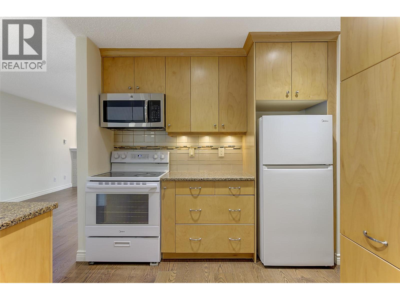 983 Bernard Avenue Unit# 206, Kelowna, British Columbia  V1Y 6P7 - Photo 26 - 10400412