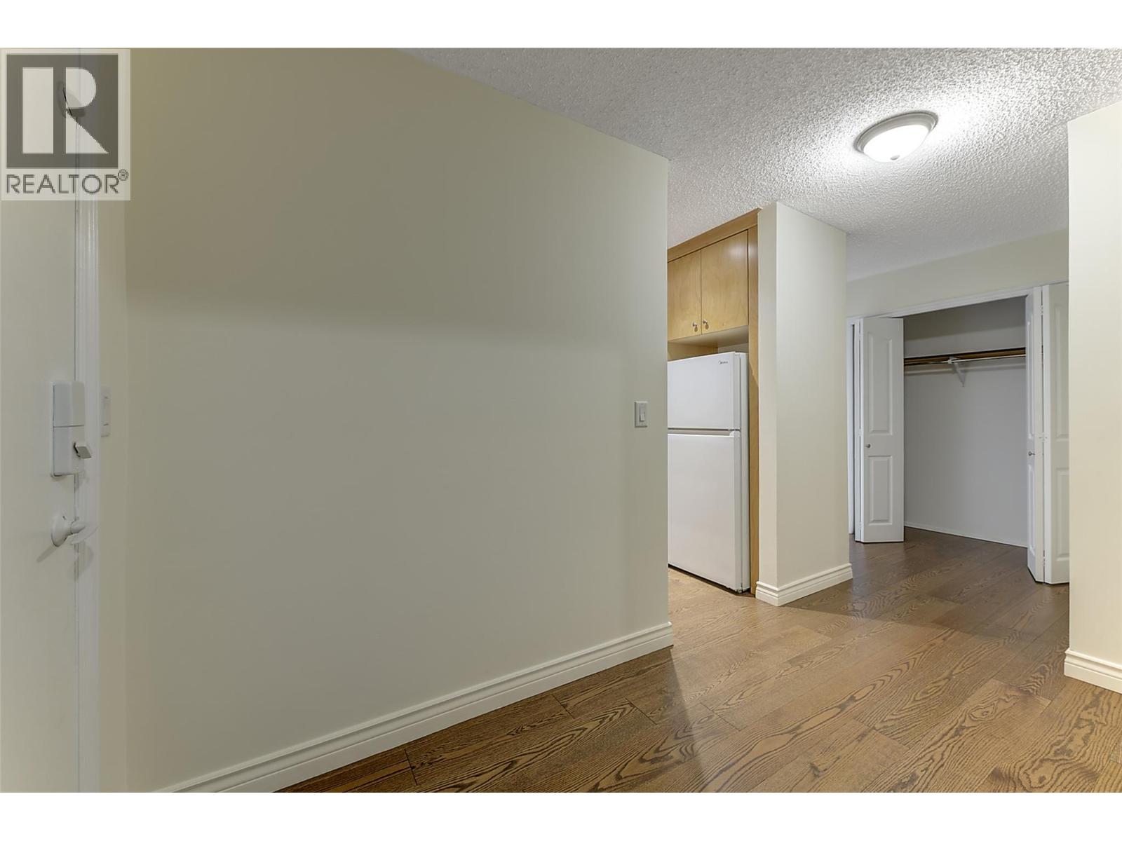 983 Bernard Avenue Unit# 206, Kelowna, British Columbia  V1Y 6P7 - Photo 32 - 10400412