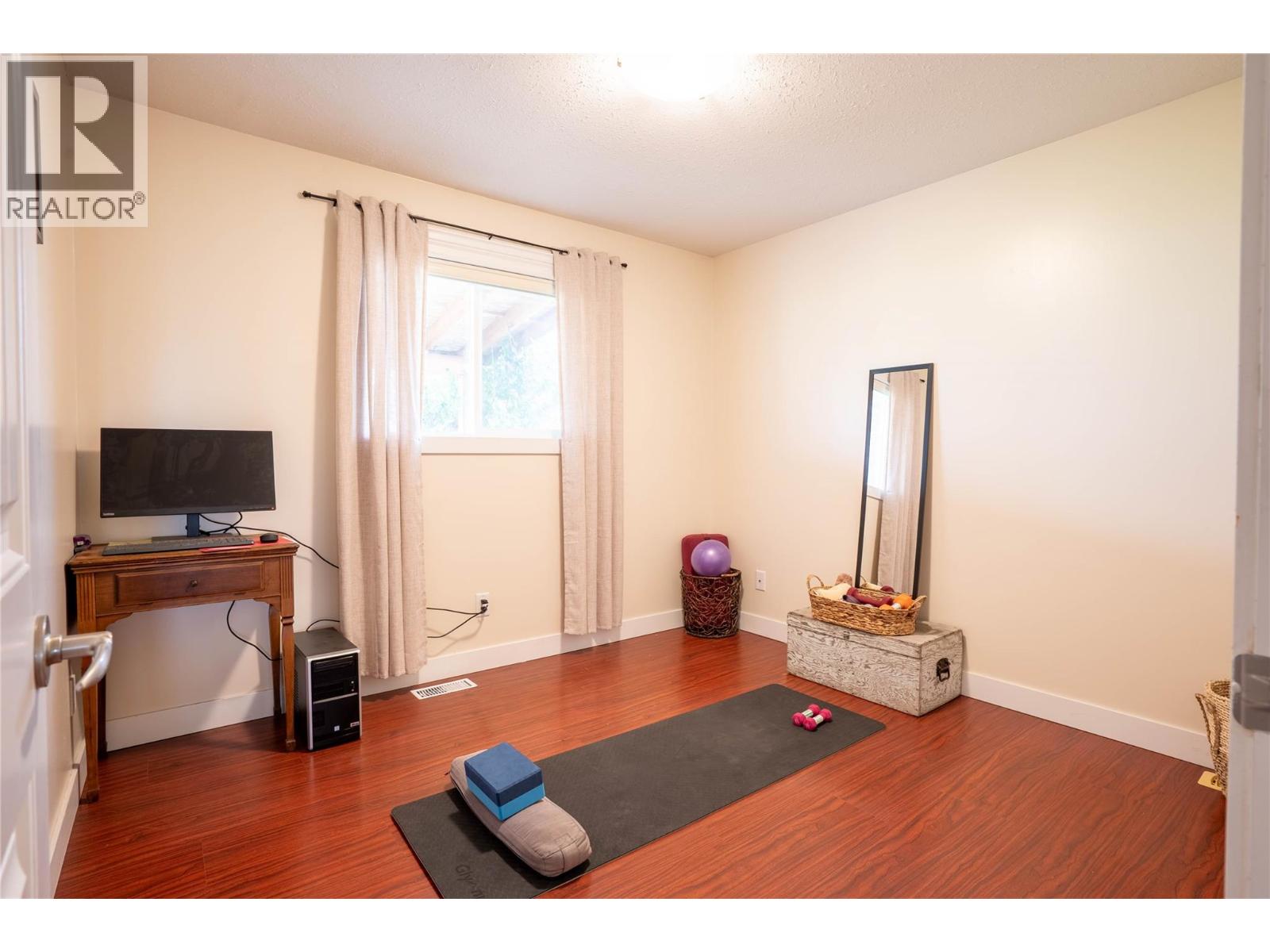 2328 Willgoose Road, Merritt, British Columbia  V1K 1N7 - Photo 10 - 10400035
