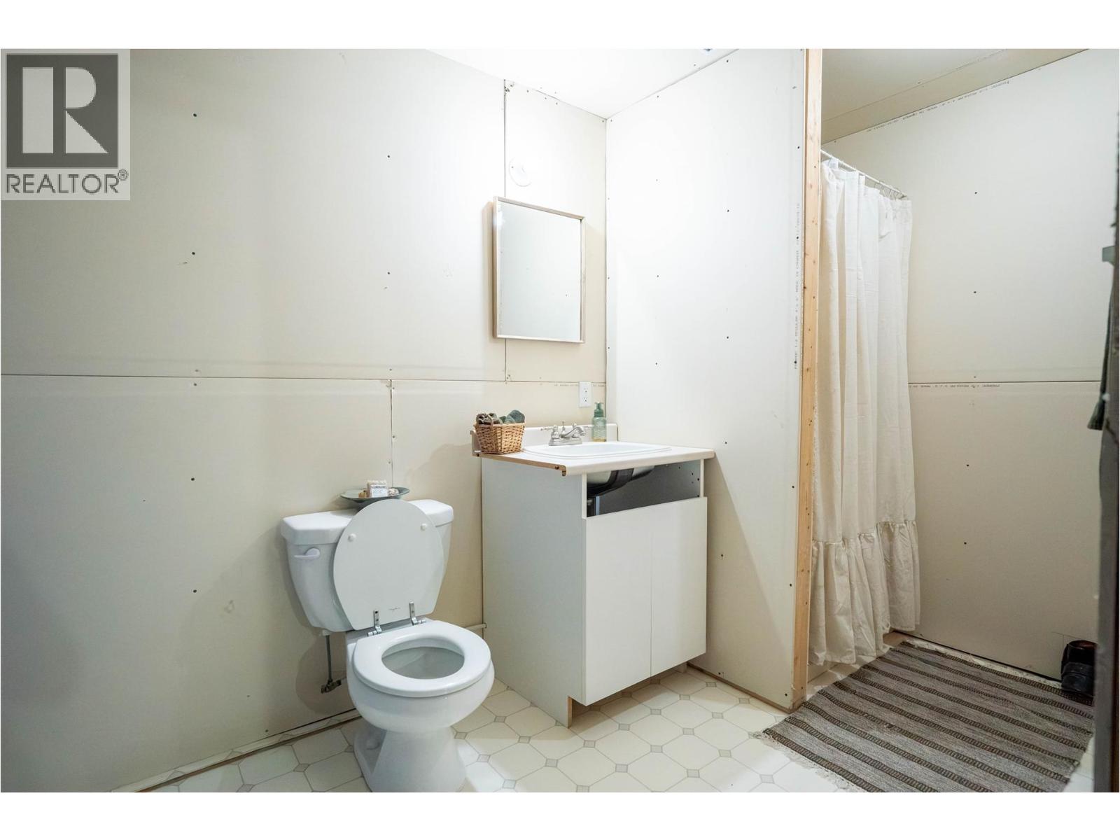 2328 Willgoose Road, Merritt, British Columbia  V1K 1N7 - Photo 36 - 10400035
