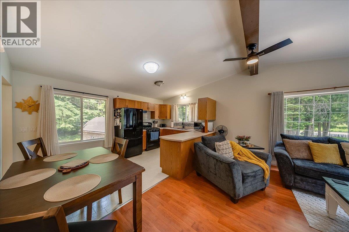 210 & 206 Belmond Road, Salmo, British Columbia  V0G 1Z0 - Photo 11 - 10400439