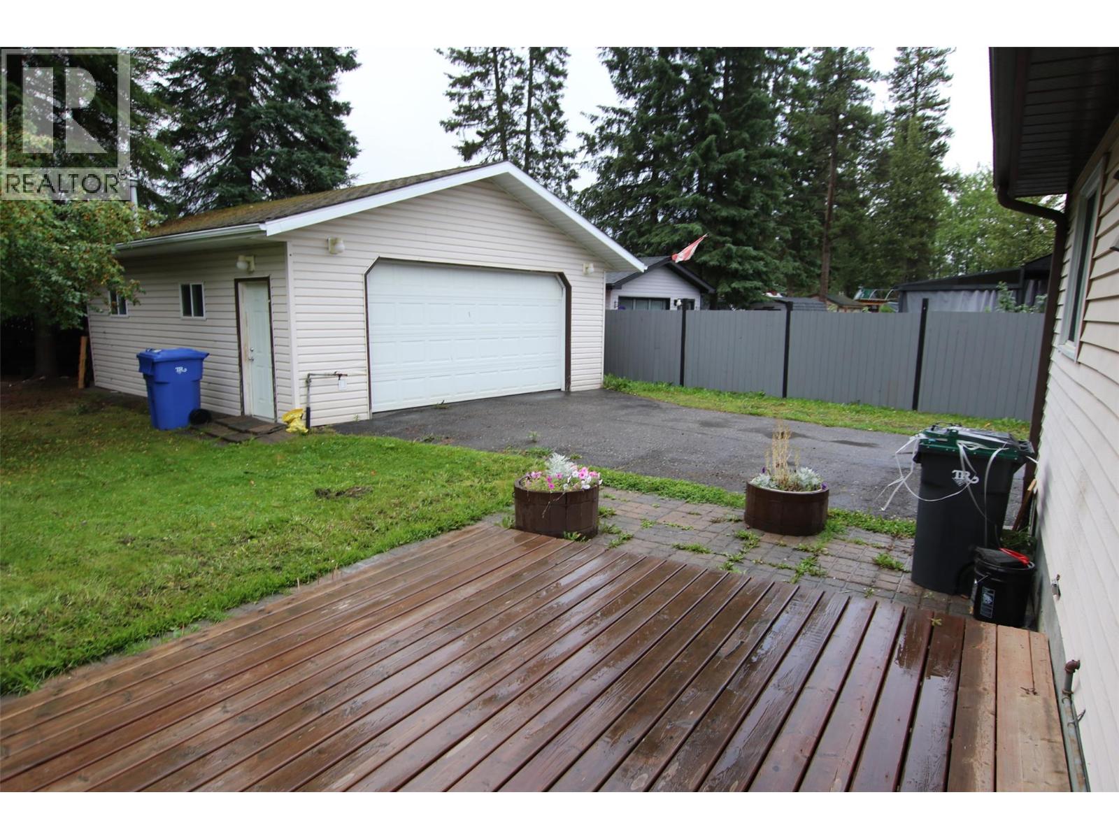 236 Murray Drive, Tumbler Ridge, British Columbia  V0C 2W0 - Photo 3 - 10400545