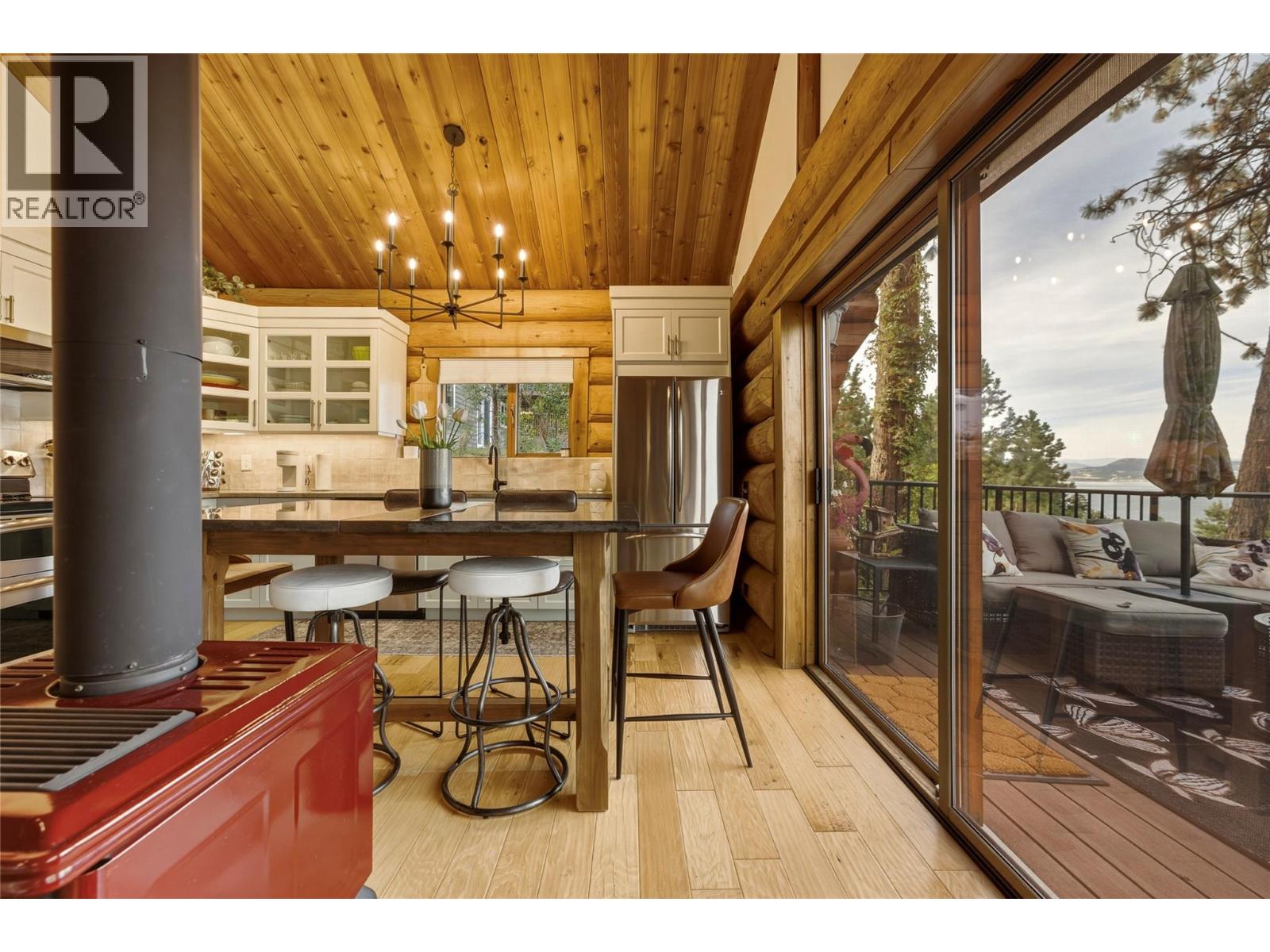 1934 Paly Road, Kelowna, British Columbia  V1V 2B9 - Photo 11 - 10400403