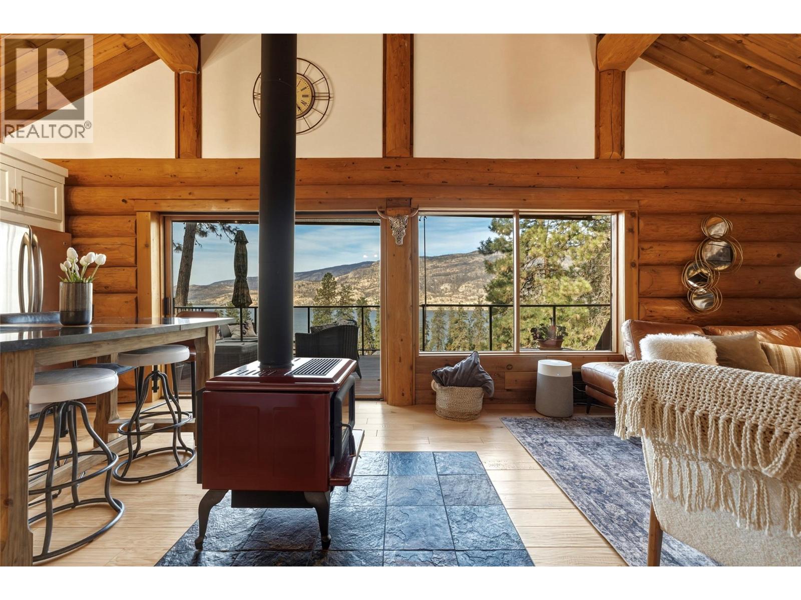 1934 Paly Road, Kelowna, British Columbia  V1V 2B9 - Photo 3 - 10400403