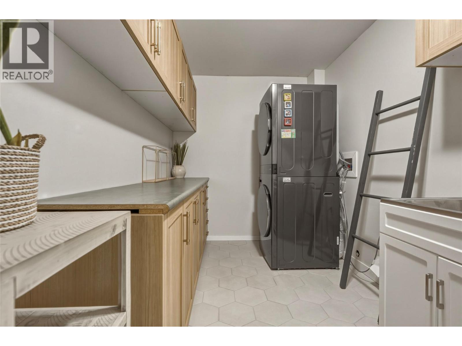 1934 Paly Road, Kelowna, British Columbia  V1V 2B9 - Photo 35 - 10400403