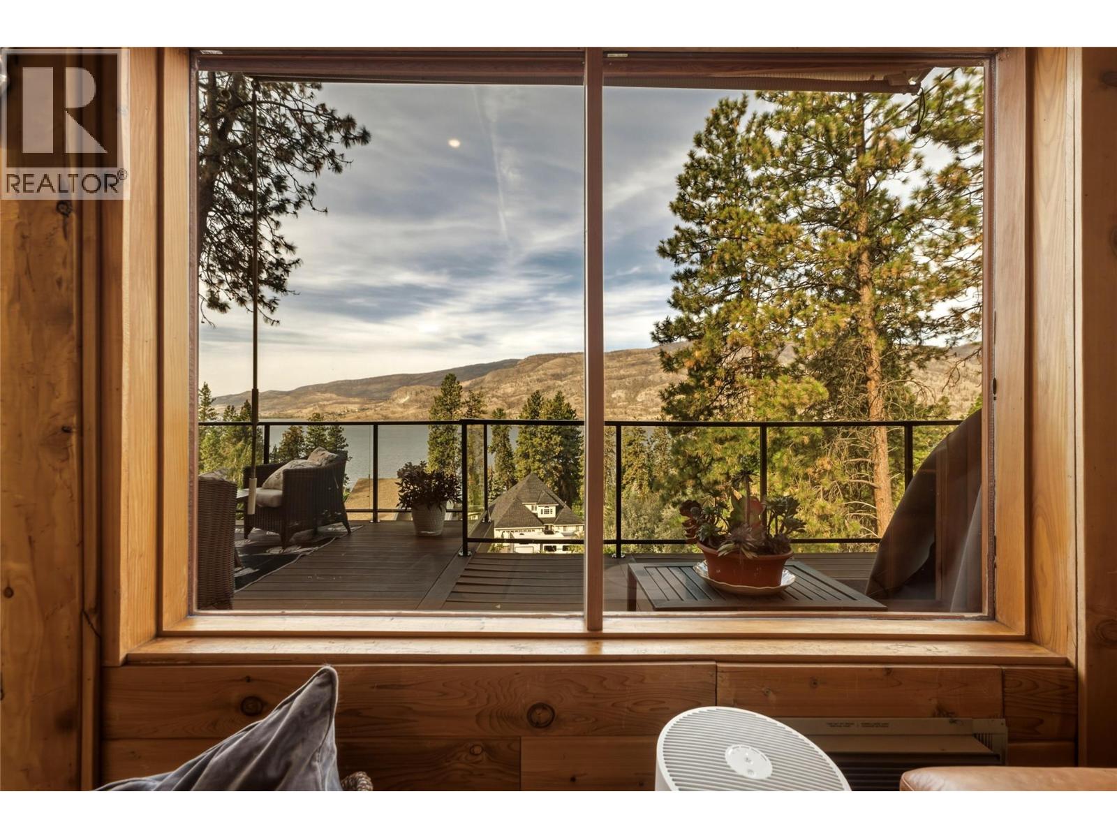 1934 Paly Road, Kelowna, British Columbia  V1V 2B9 - Photo 4 - 10400403