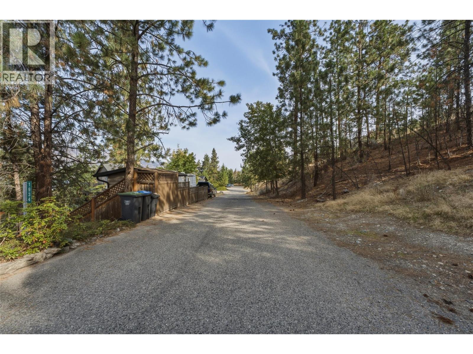 1934 Paly Road, Kelowna, British Columbia  V1V 2B9 - Photo 53 - 10400403