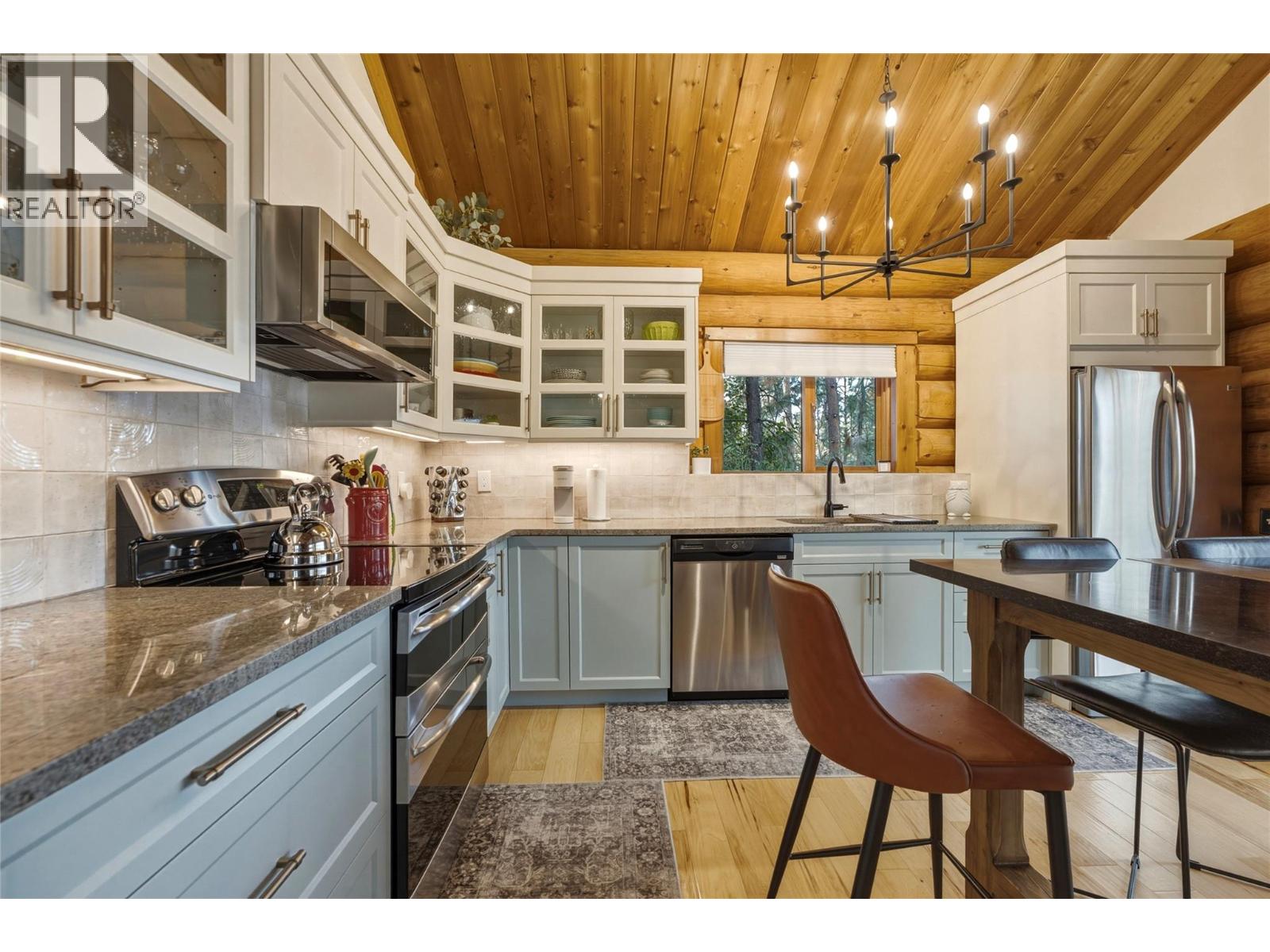 1934 Paly Road, Kelowna, British Columbia  V1V 2B9 - Photo 8 - 10400403