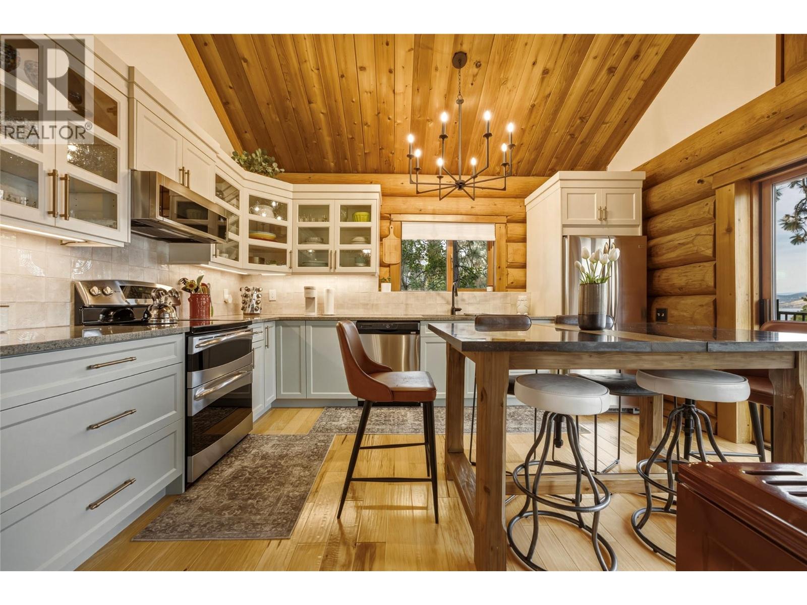 1934 Paly Road, Kelowna, British Columbia  V1V 2B9 - Photo 9 - 10400403