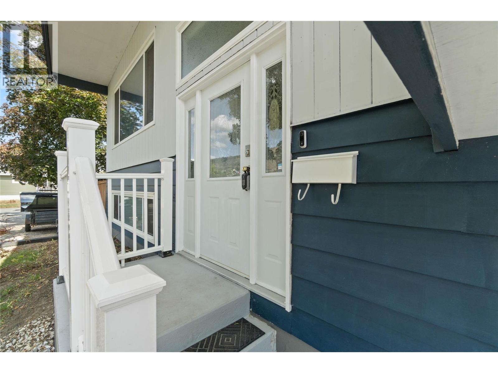 811 Sumac Place, Kamloops, British Columbia  V2B 6R4 - Photo 31 - 10400259