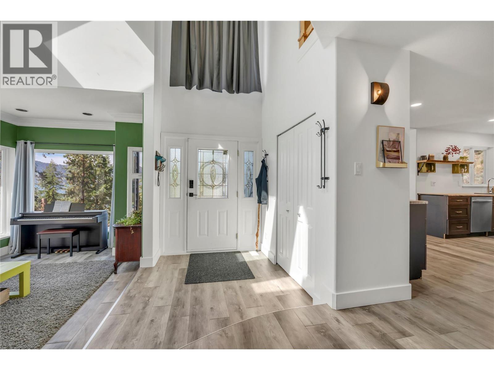 6788 Indian Rock Road, Naramata, British Columbia  V0H 1N0 - Photo 3 - 10400580