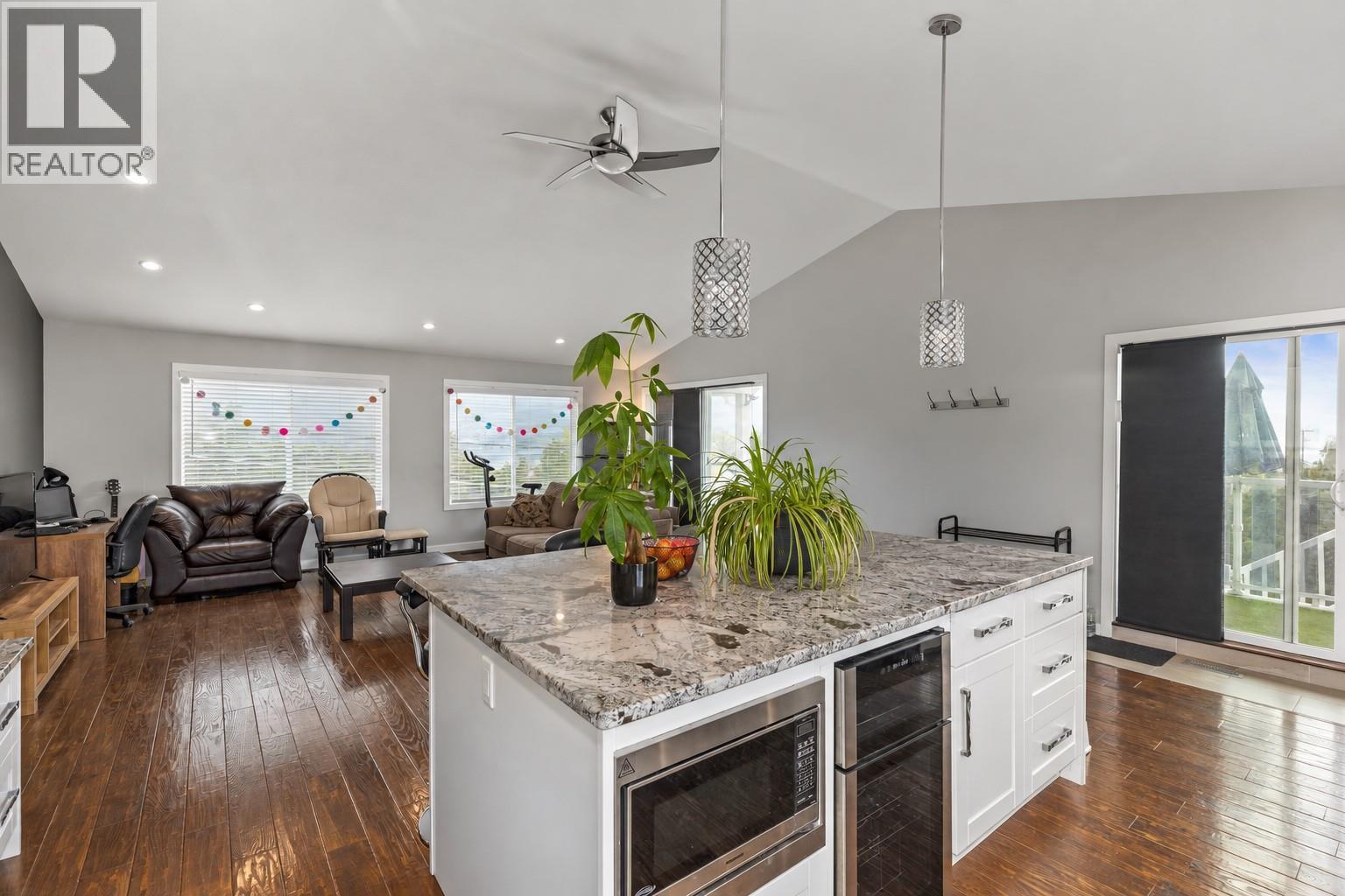 3174 Boucherie Road, West Kelowna, British Columbia  V1Z 2G9 - Photo 5 - 10400555