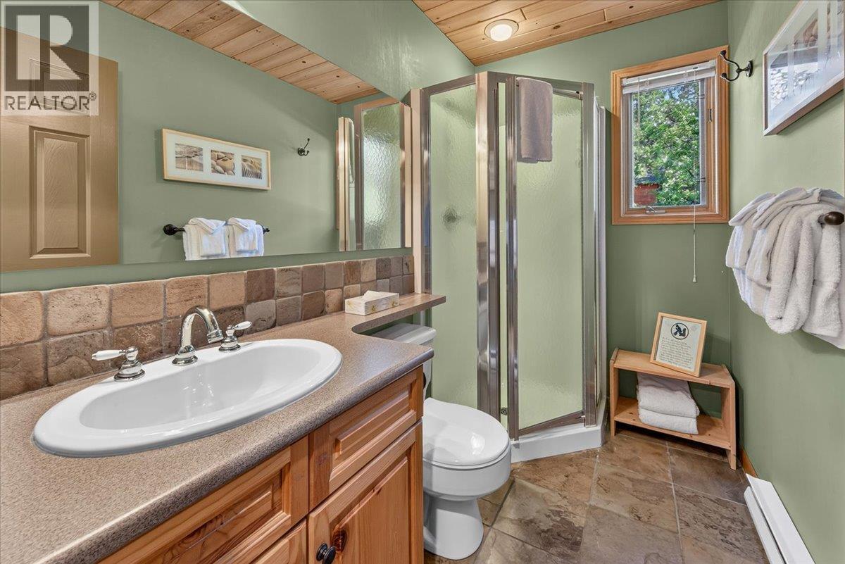 4888 Sable Road, Fairmont Hot Springs, British Columbia  V0B 1L1 - Photo 15 - 10400263