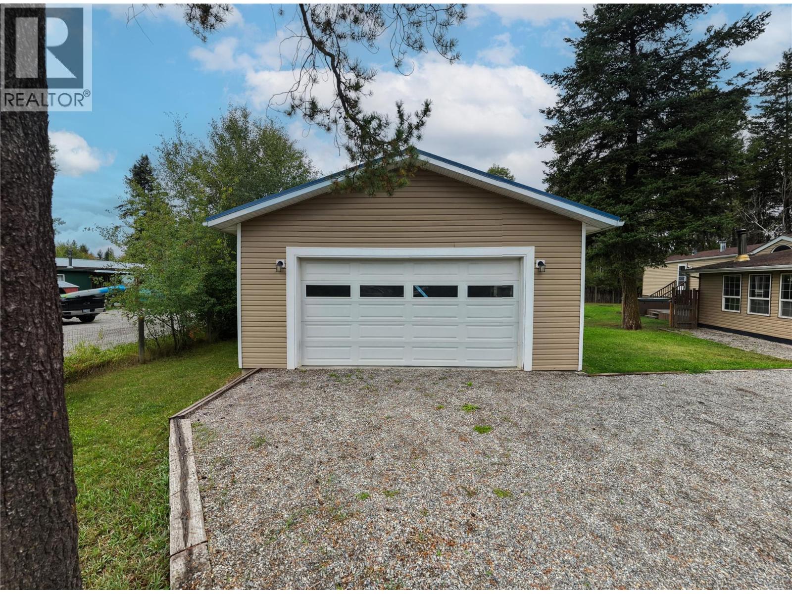 7285 Jaffray Village Loop Road, Jaffray, British Columbia  V0B 1T0 - Photo 2 - 10399962