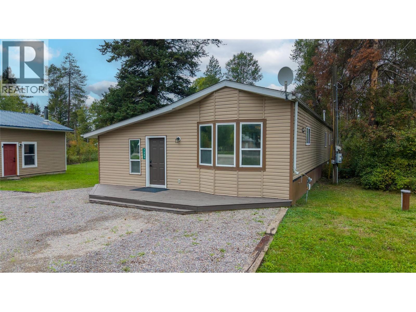 7285 Jaffray Village Loop Road, Jaffray, British Columbia  V0B 1T0 - Photo 3 - 10399962