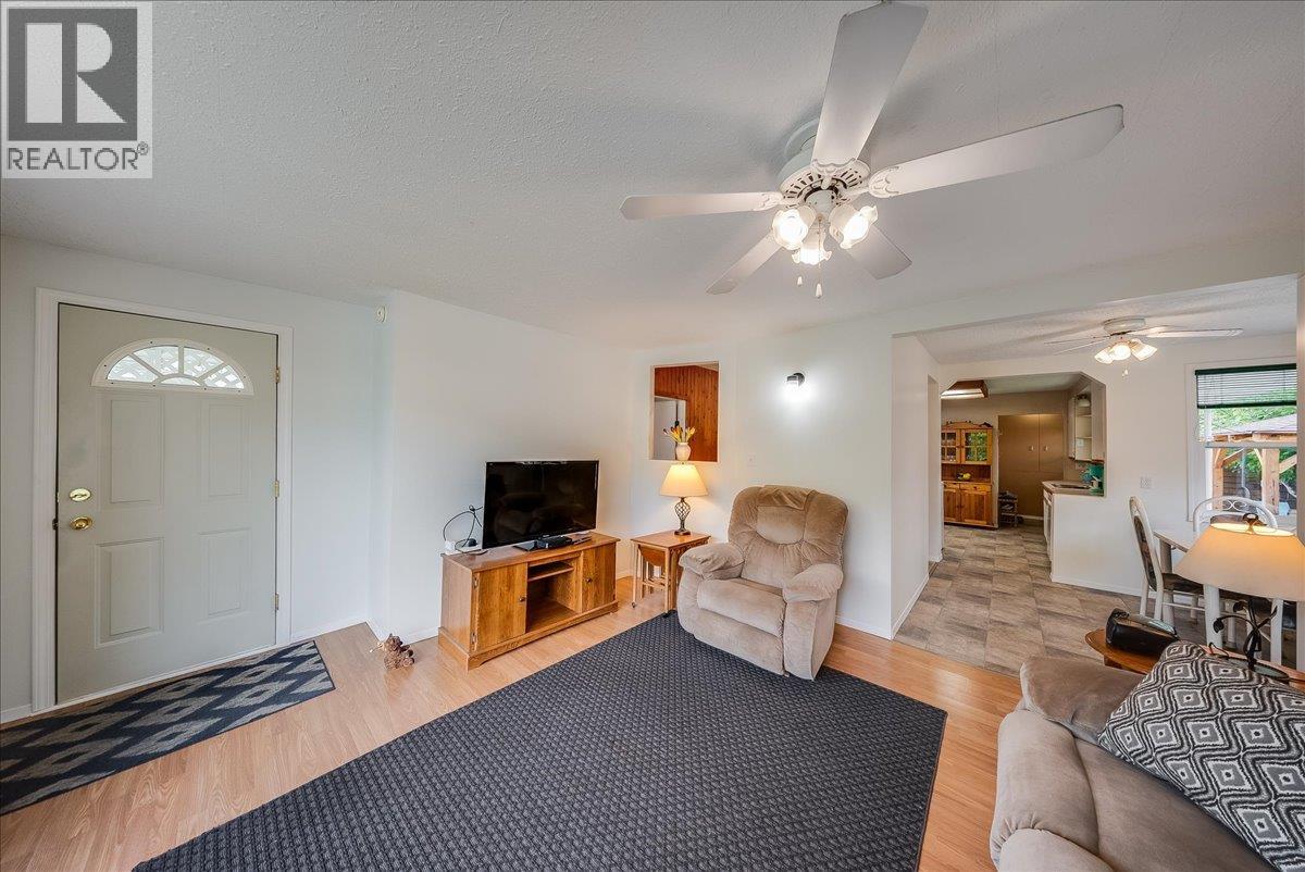 2038 Sixth Avenue, Trail, British Columbia  V1R 3B5 - Photo 10 - 10400227