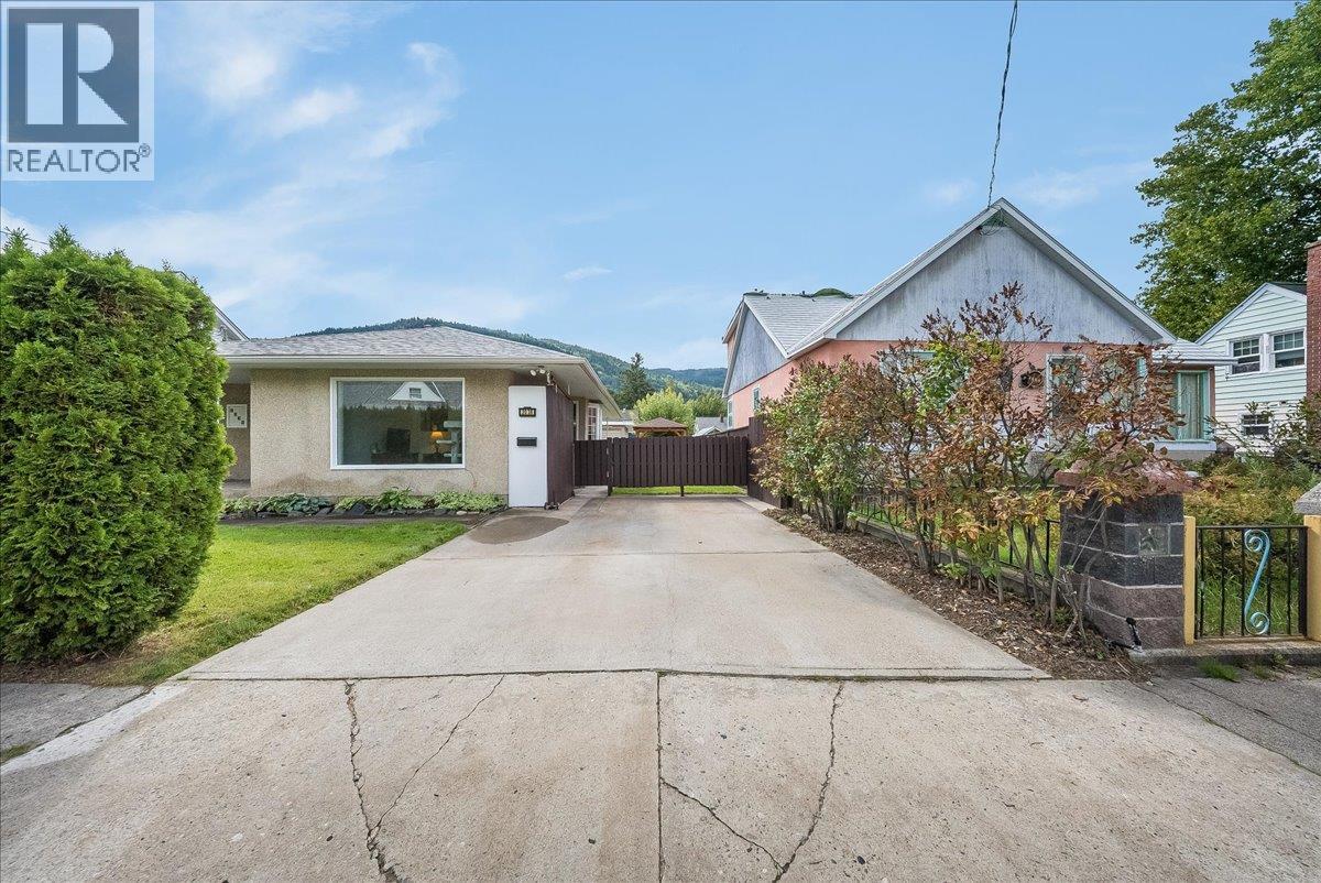 2038 Sixth Avenue, Trail, British Columbia  V1R 3B5 - Photo 29 - 10400227