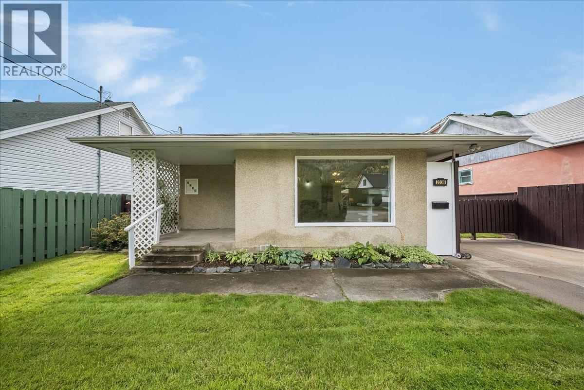 2038 Sixth Avenue, Trail, British Columbia  V1R 3B5 - Photo 30 - 10400227