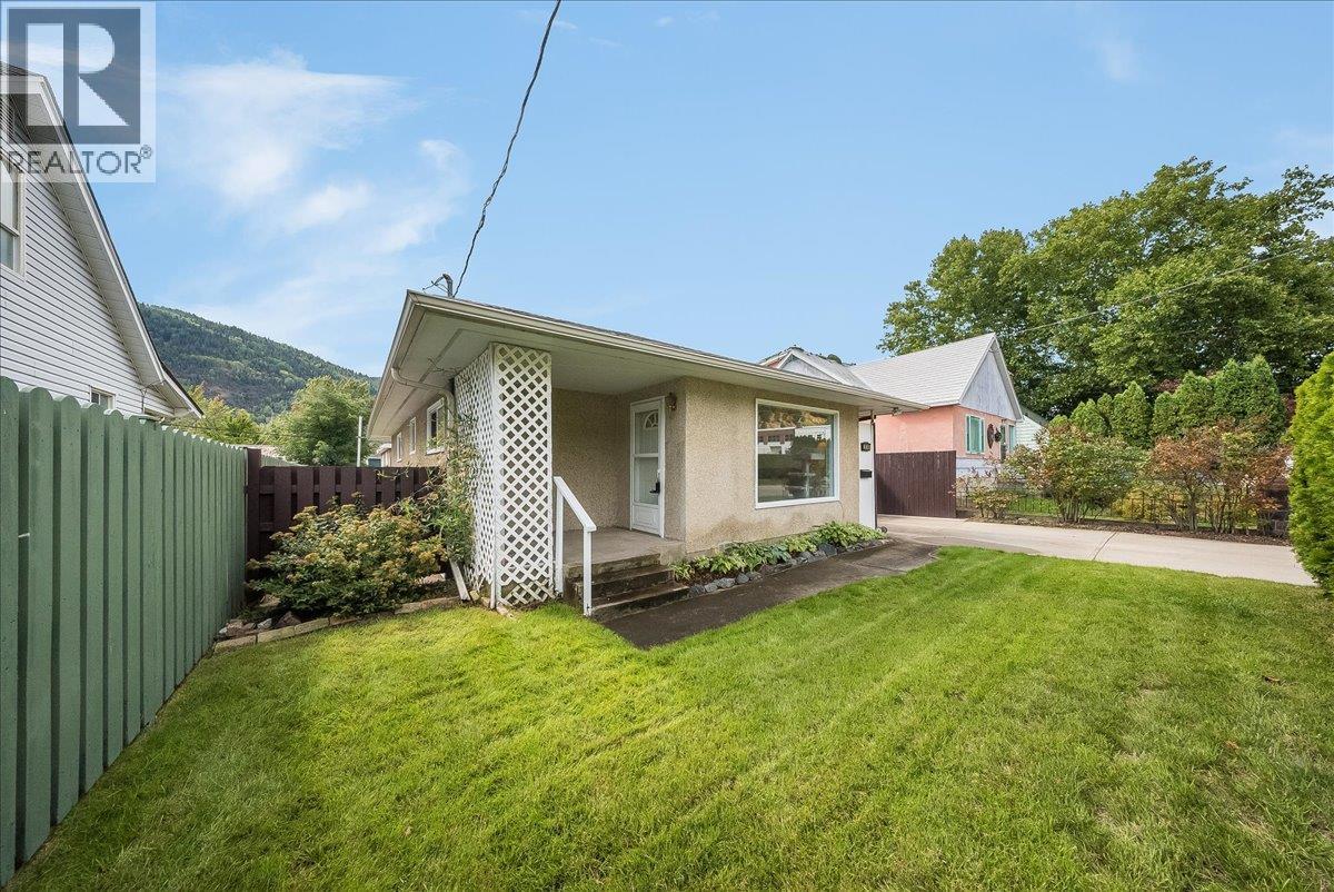 2038 Sixth Avenue, Trail, British Columbia  V1R 3B5 - Photo 31 - 10400227