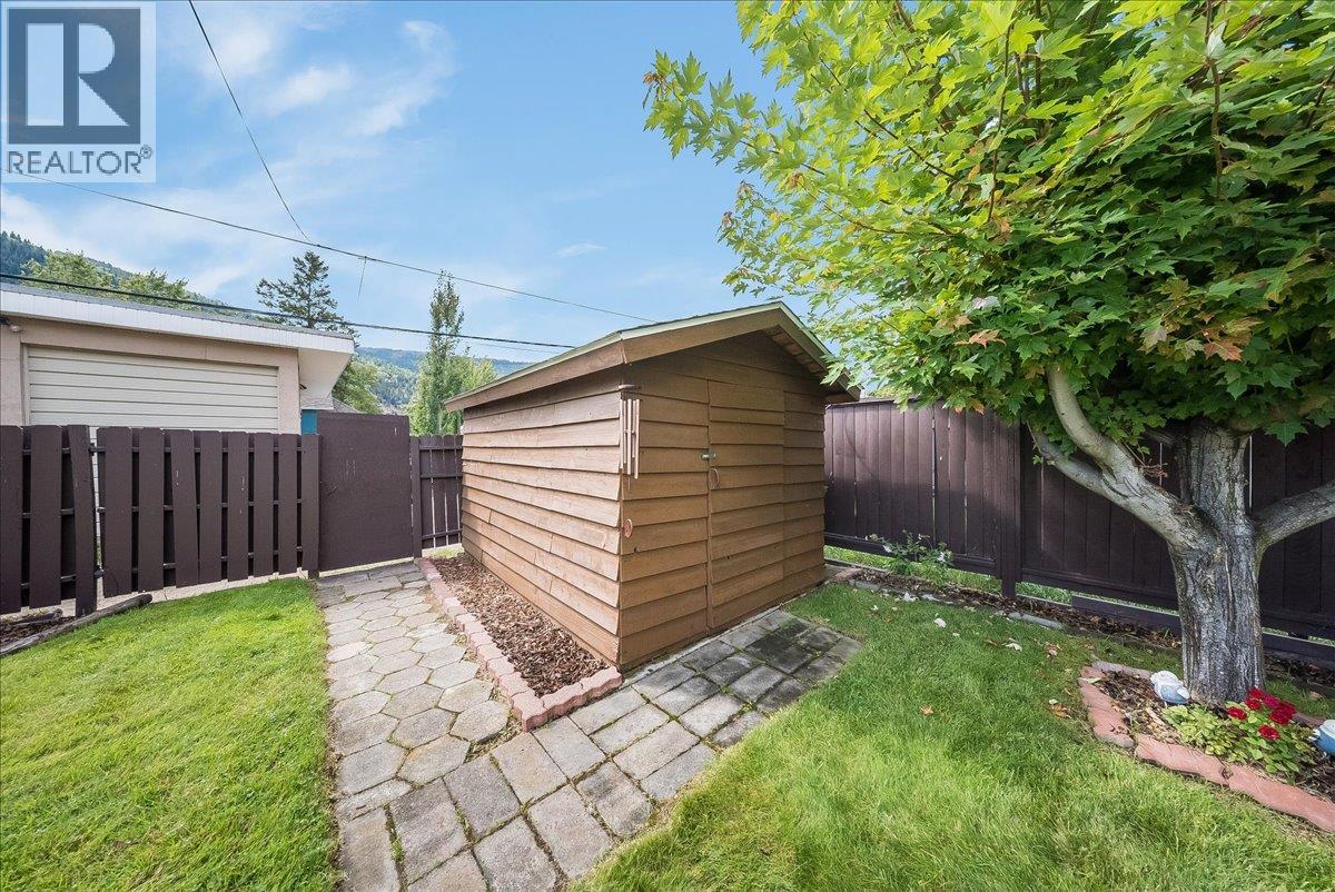 2038 Sixth Avenue, Trail, British Columbia  V1R 3B5 - Photo 36 - 10400227