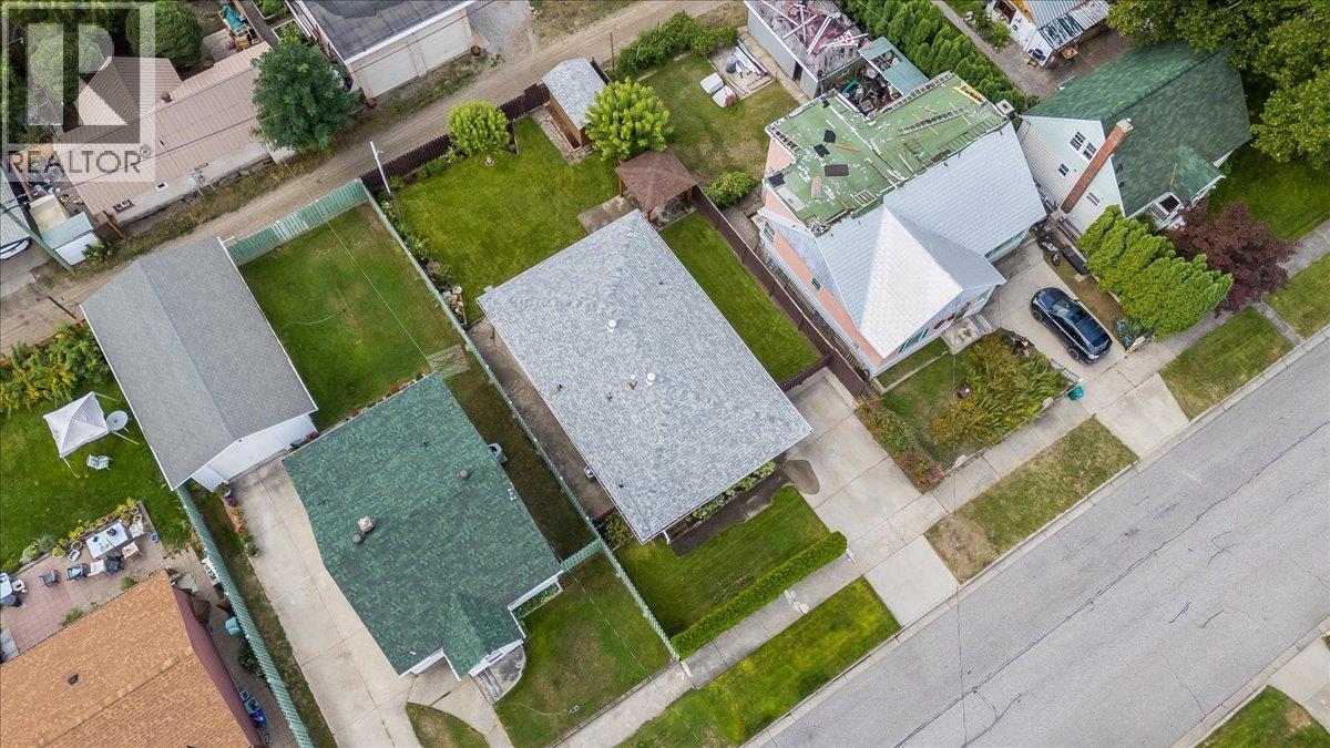 2038 Sixth Avenue, Trail, British Columbia  V1R 3B5 - Photo 41 - 10400227