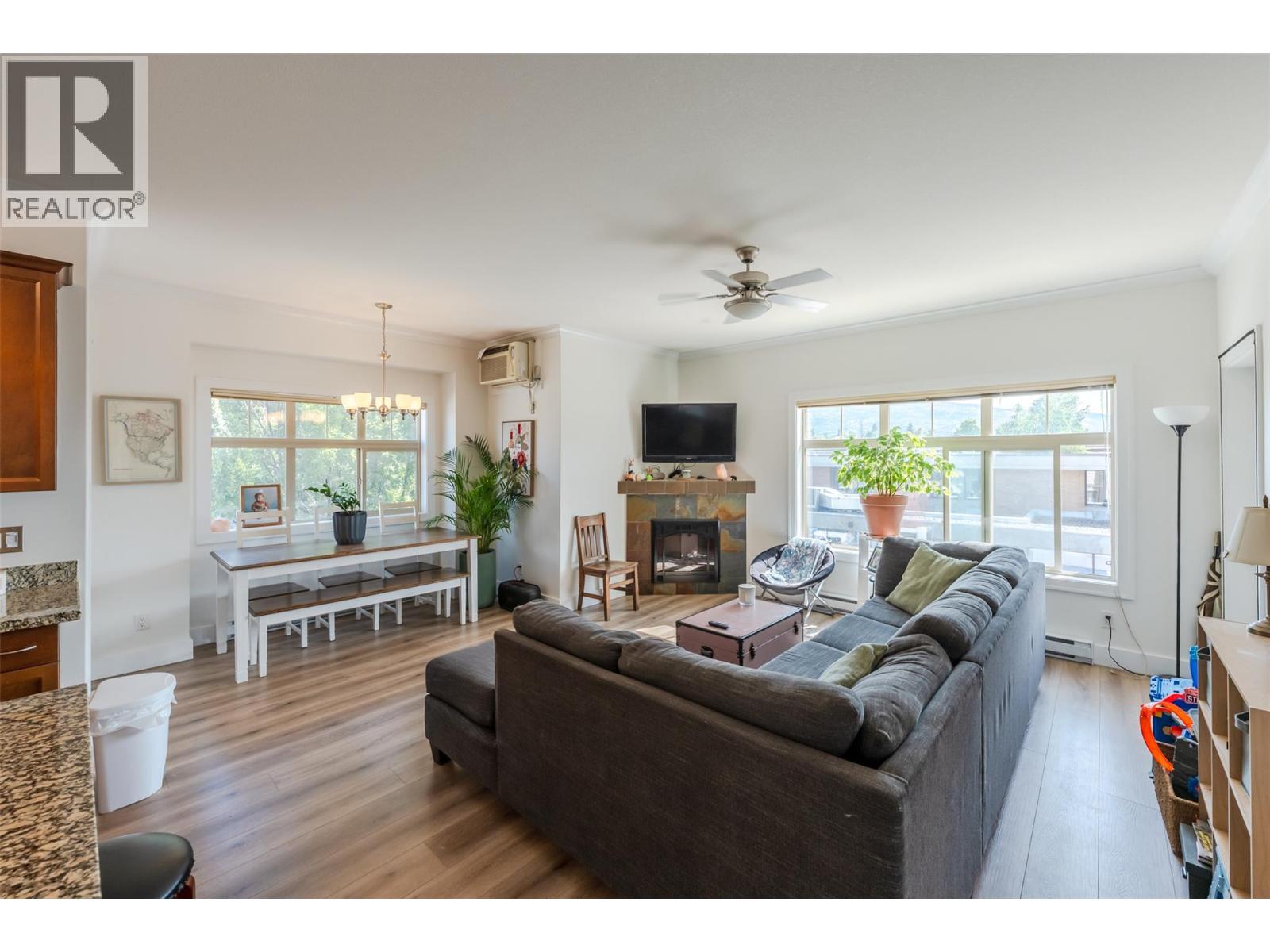 240 Wade Avenue W Unit# 307, Penticton, British Columbia  V2A 1T8 - Photo 1 - 10400621
