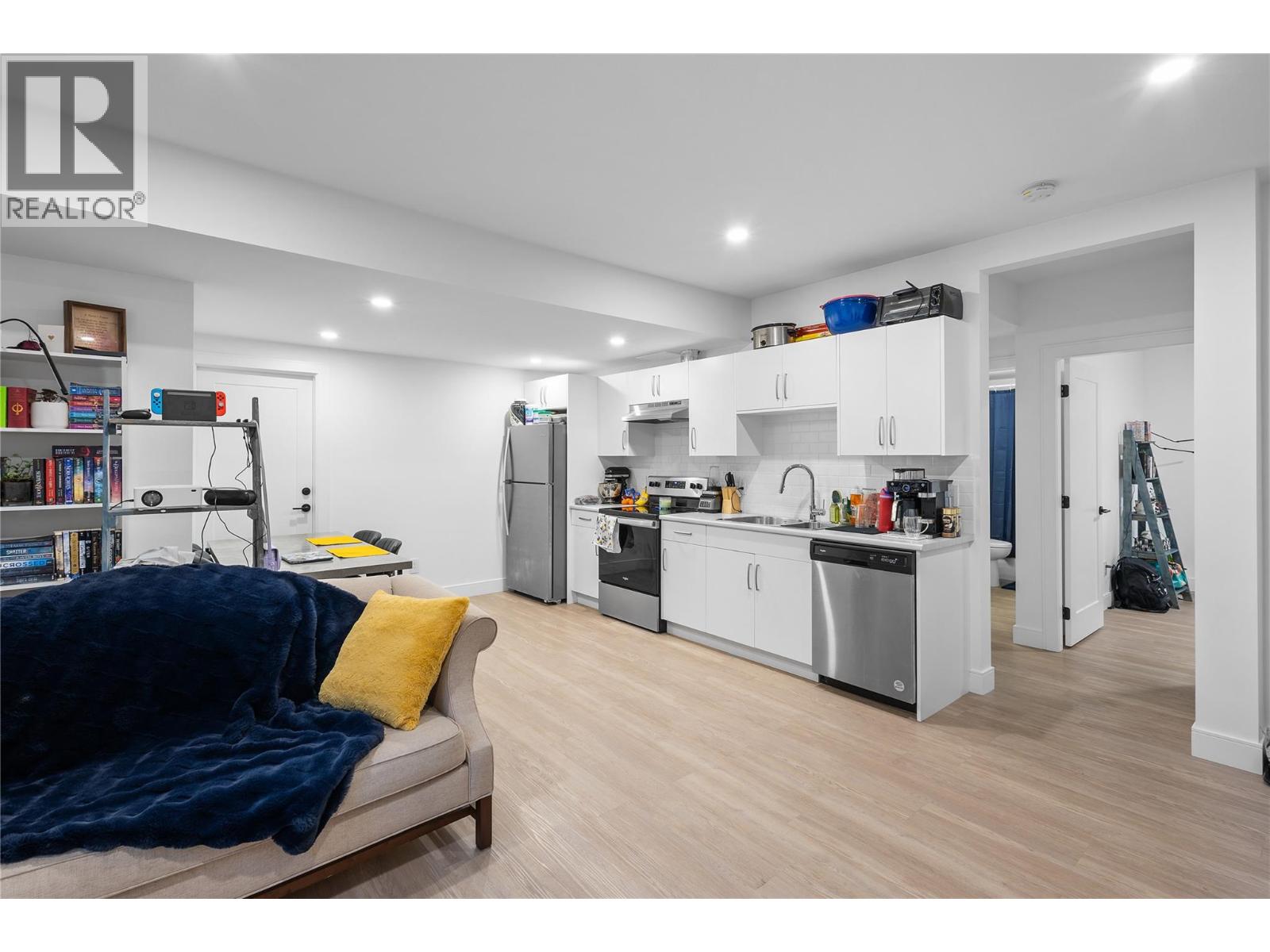 201 Summer Wood Drive, Kelowna, British Columbia  V1V 0C9 - Photo 51 - 10400396