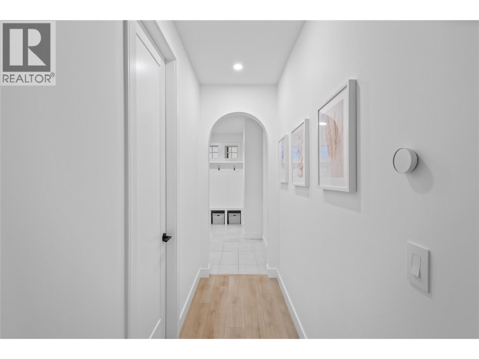 201 Summer Wood Drive, Kelowna, British Columbia  V1V 0C9 - Photo 8 - 10400396