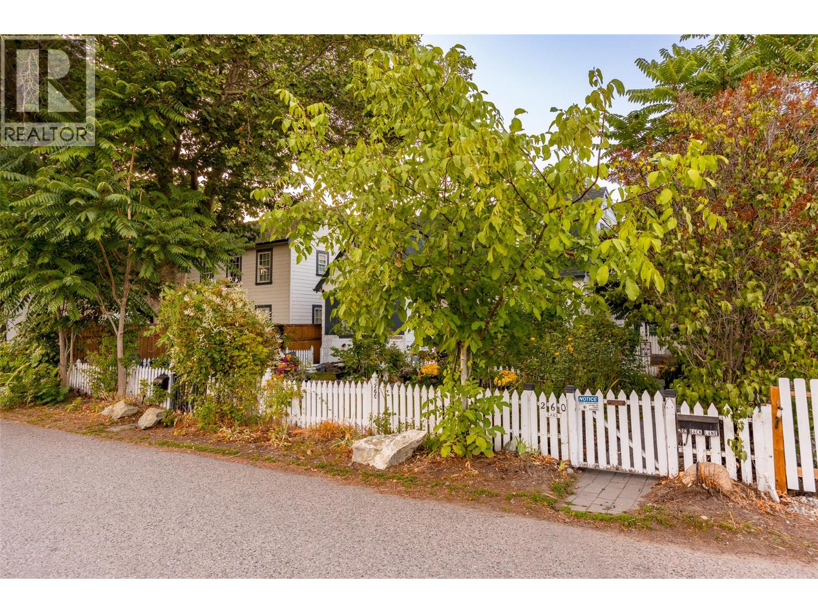 260 Lake Avenue, Kelowna, British Columbia  V1Y 5W7 - Photo 79 - 10400126