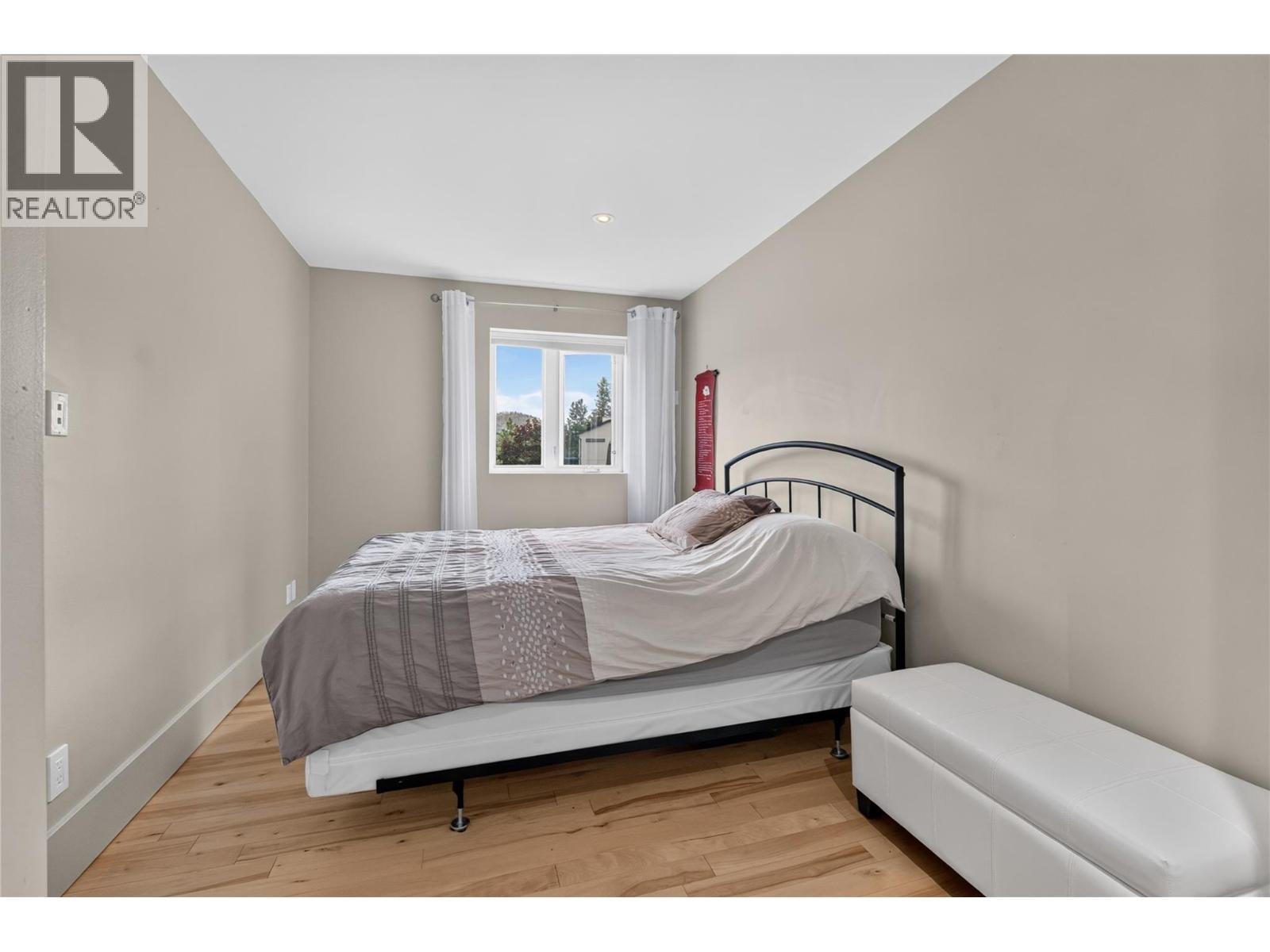 241 Oak Avenue, Kaleden, British Columbia  V0H 1K0 - Photo 16 - 10400441