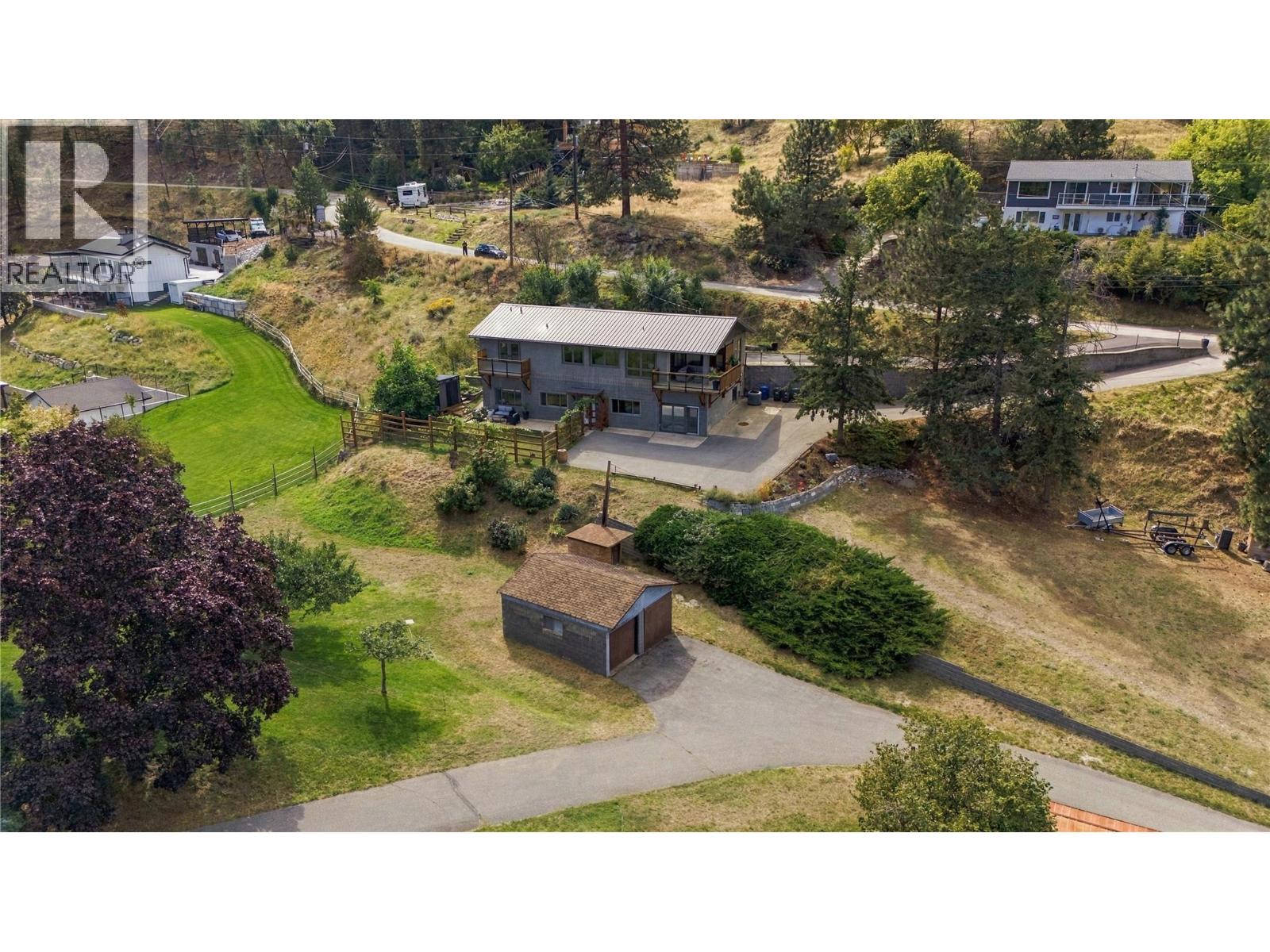 241 Oak Avenue, Kaleden, British Columbia  V0H 1K0 - Photo 2 - 10400441