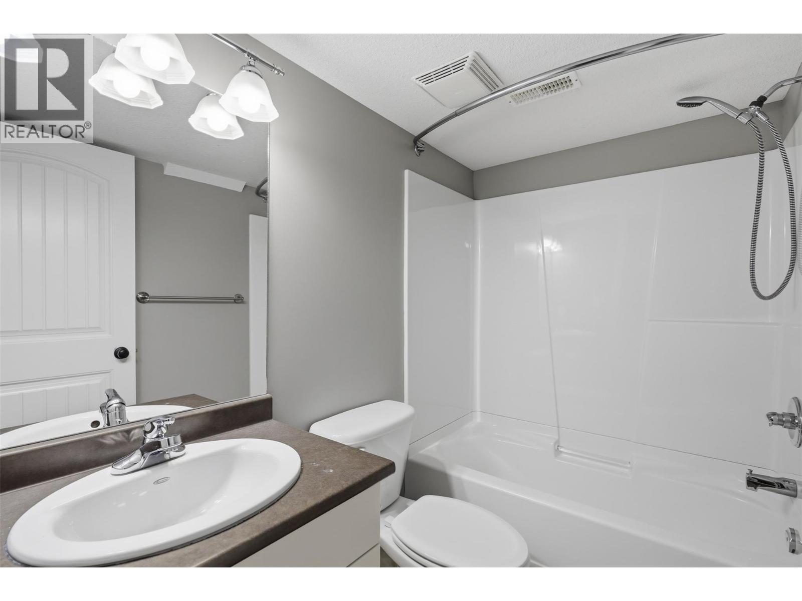 1885 Grasslands Boulevard Unit# 19, Kamloops, British Columbia  V2B 0B8 - Photo 38 - 10400577