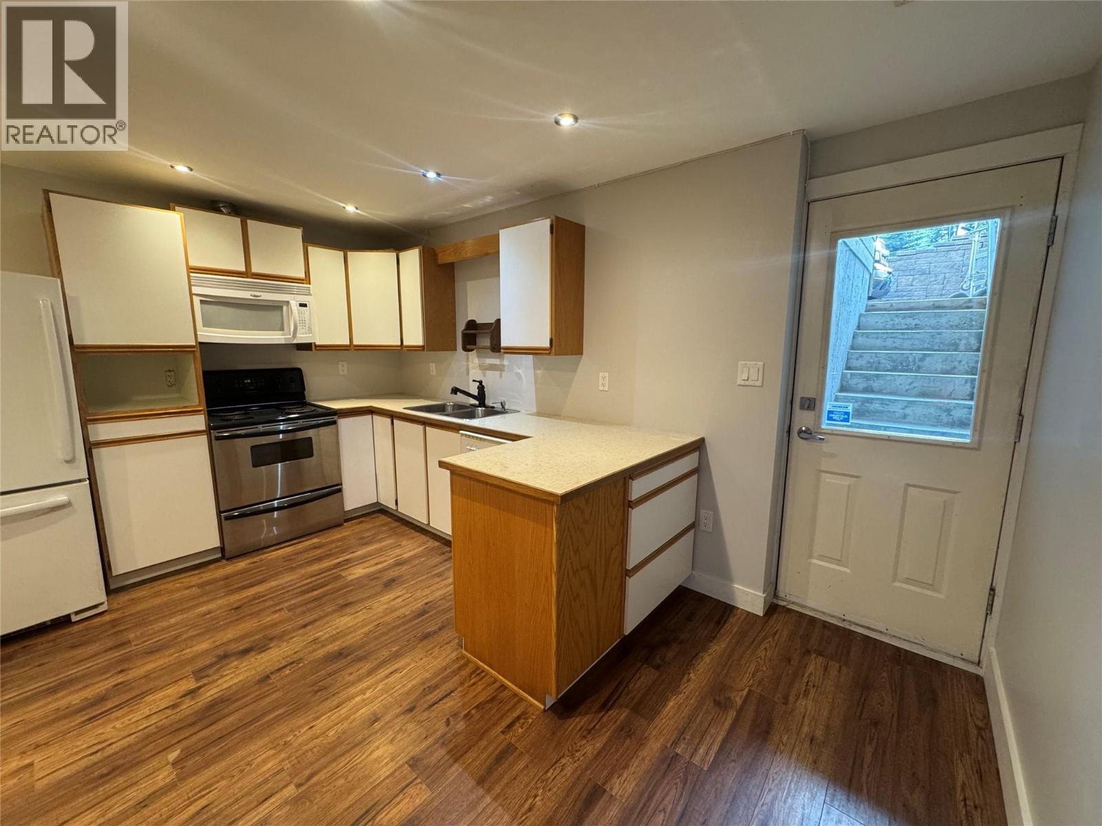 7654 Falconridge Crescent, Kelowna, British Columbia  V1P 1J1 - Photo 27 - 10400547