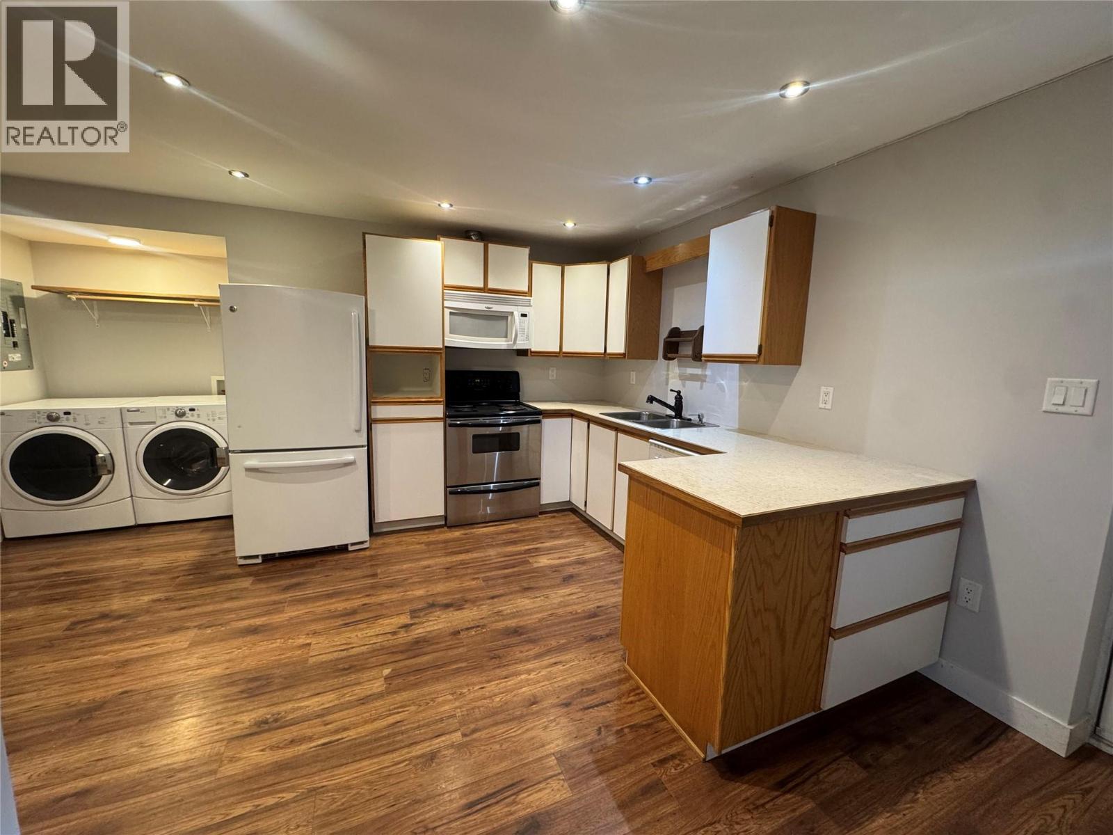 7654 Falconridge Crescent, Kelowna, British Columbia  V1P 1J1 - Photo 28 - 10400547