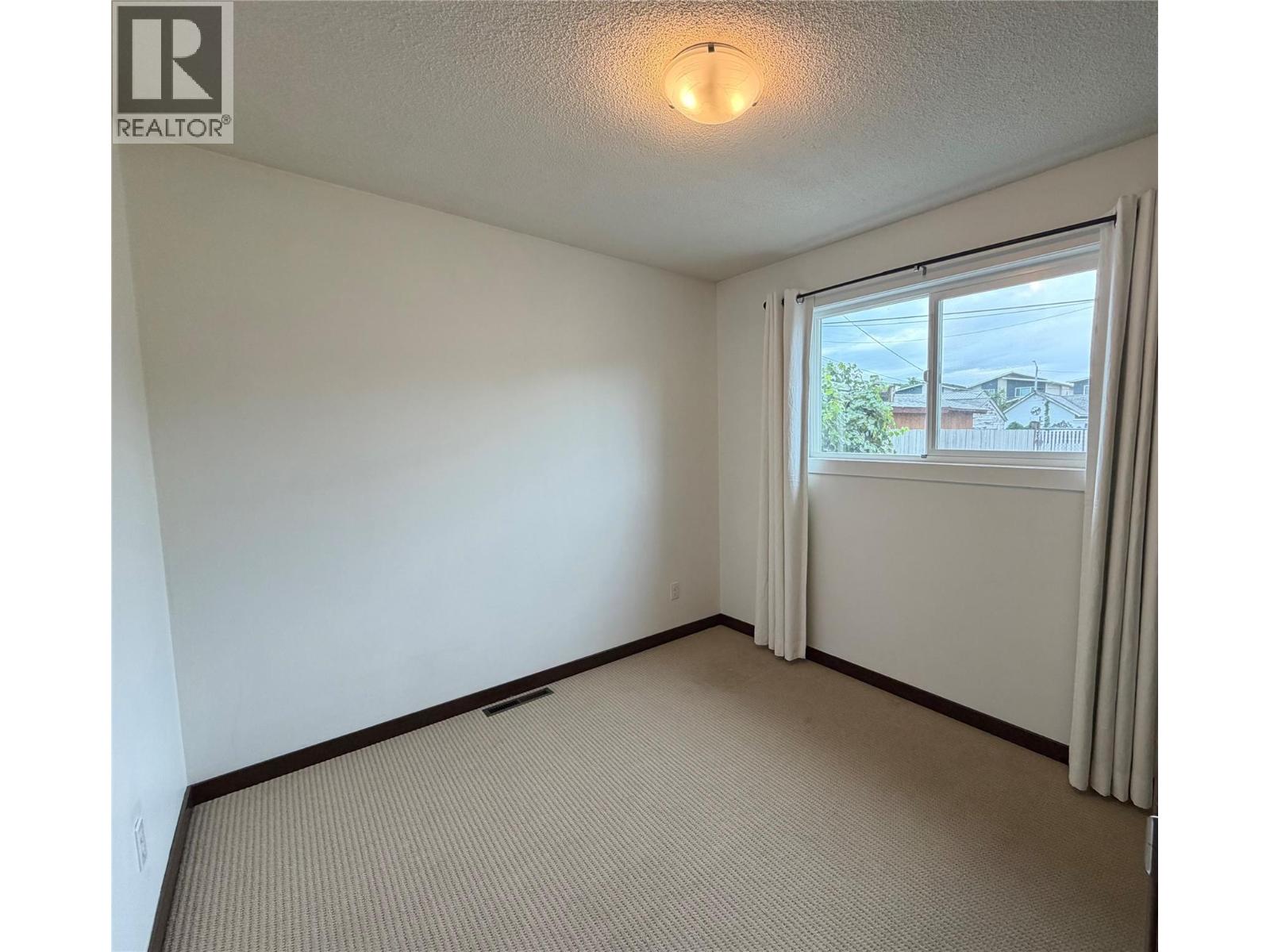 750 Revelstoke Avenue, Penticton, British Columbia  V2A 2J2 - Photo 12 - 10400004