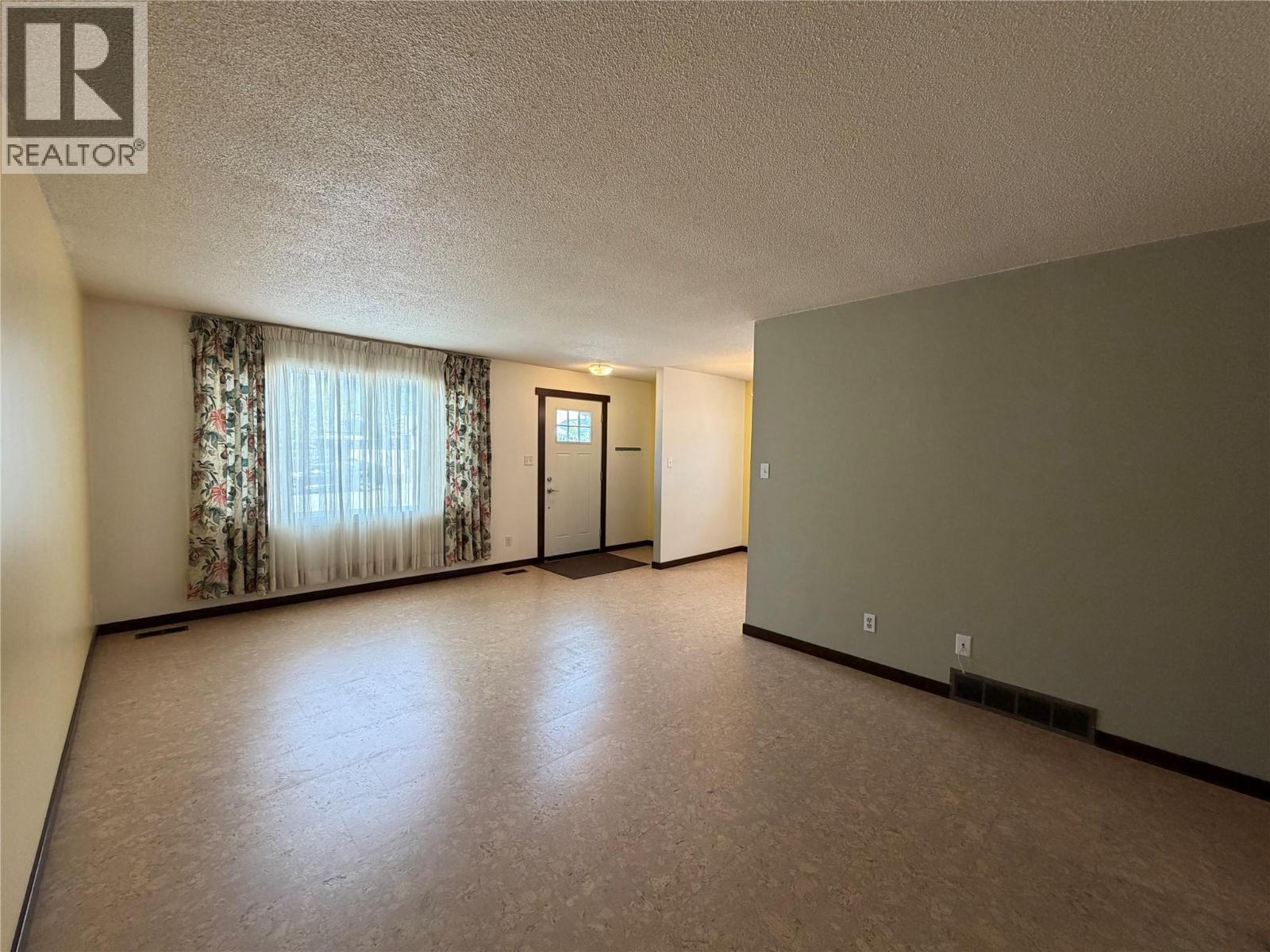 750 Revelstoke Avenue, Penticton, British Columbia  V2A 2J2 - Photo 6 - 10400004