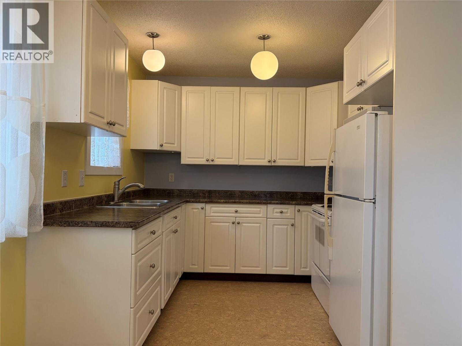 750 Revelstoke Avenue, Penticton, British Columbia  V2A 2J2 - Photo 8 - 10400004