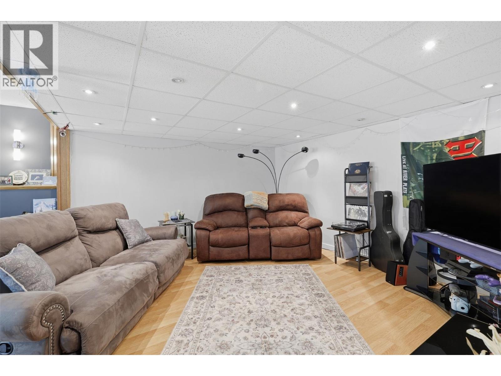 5545 Clearview Drive, Kamloops, British Columbia  V2C 5G1 - Photo 27 - 10400000