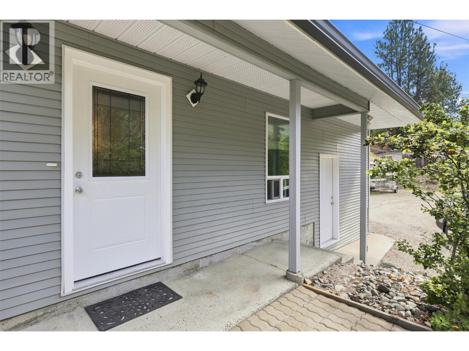 5545 Clearview Drive, Kamloops, British Columbia  V2C 5G1 - Photo 4 - 10400000